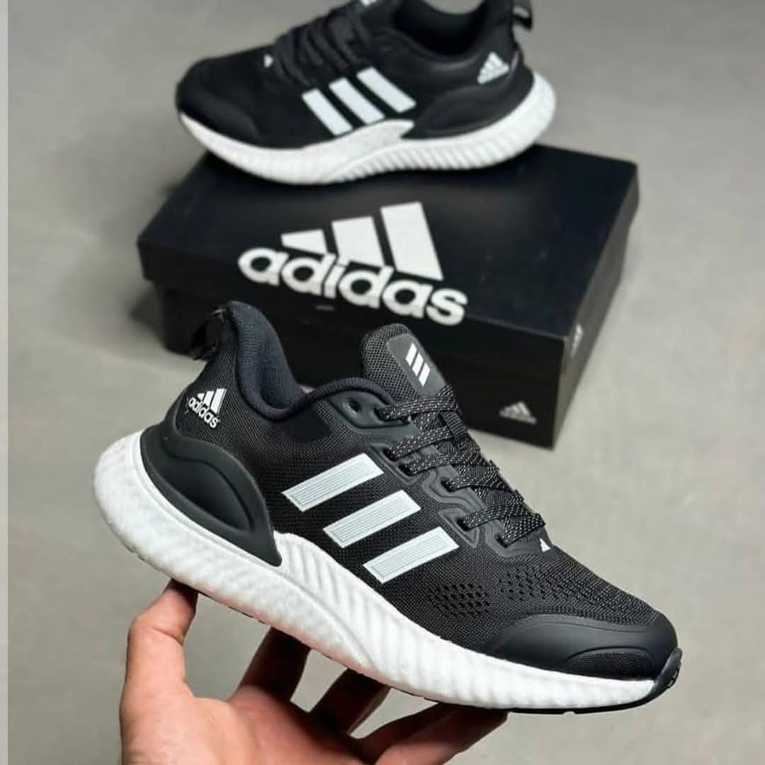 3d98aa3d-1417-4717-8261-7c02a52be84b Adidas alphabounce boost Black & White - الصورة 1